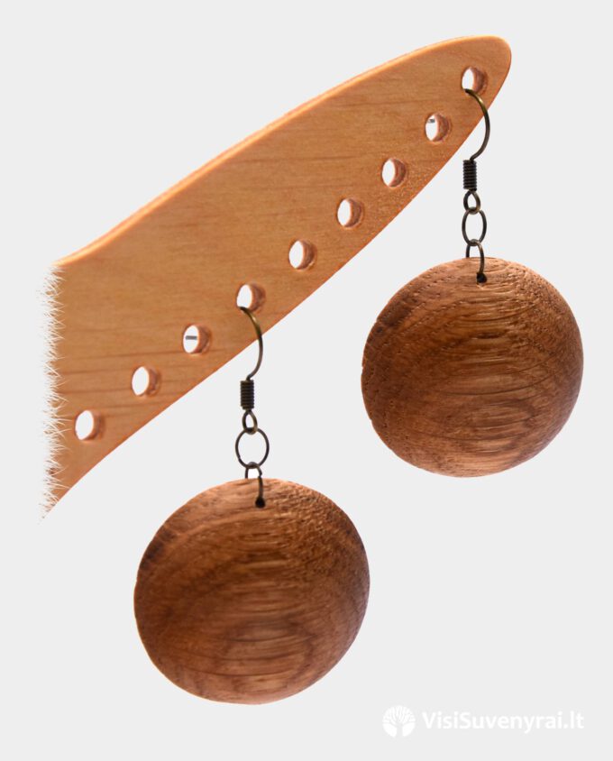 mediniai auskarai papuošalai iš ąžuolo medienos dovanos internetu moterims